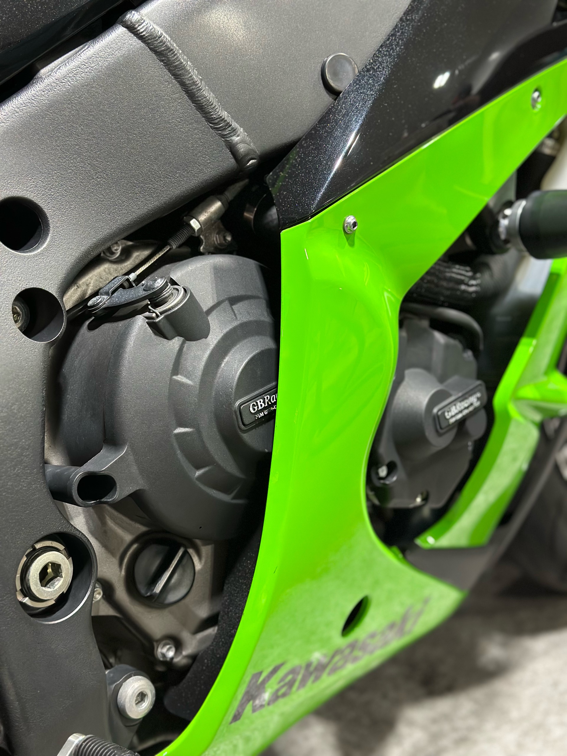 kawasaki ninja_zx-10r 2013 - 30000 AED | حراج الإمارات